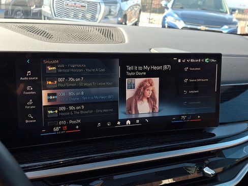 Used 2025 BMW X5 xDrive40i w/ M Sport Package image 18