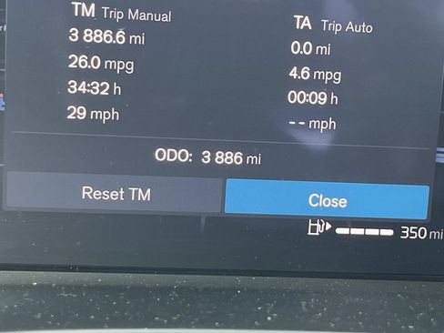 Used 2025 Volvo XC40 B5 Core w/ Protection Package Premier image 40