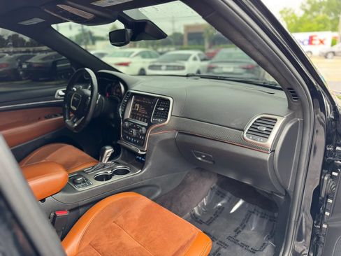 Used 2017 Jeep Grand Cherokee SRT AWD/4WD image 21