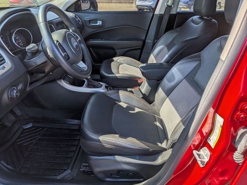 Used 2018 Jeep Compass Latitude w/ Popular Equipment Group FWD image 15