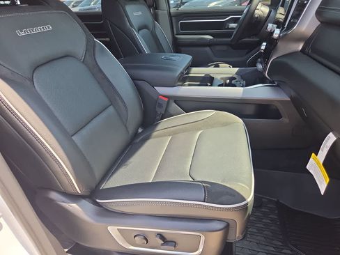 New 2026 RAM 1500 Laramie AWD/4WD image 22