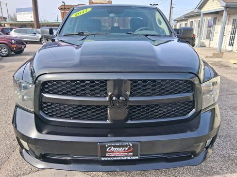 Used 2017 RAM 1500 Express w/ Black Ram 1500 Express Group AWD/4WD image 9
