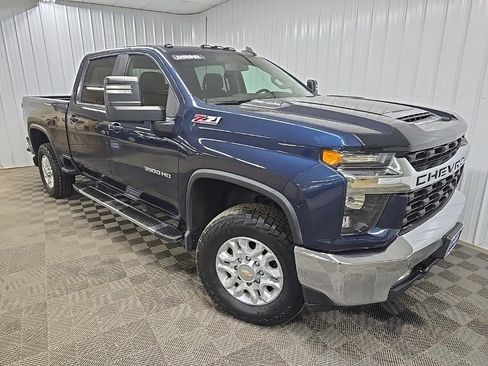 Used 2022 Chevrolet Silverado 3500 LT w/ Convenience Package image 7