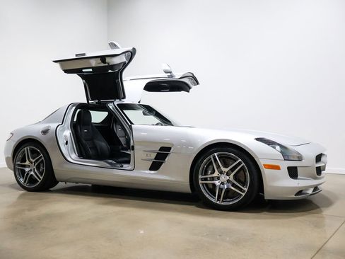 Used 2012 Mercedes-Benz SLS AMG Coupe image 47
