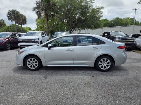 Used 2022 Toyota Corolla LE FWD image 5