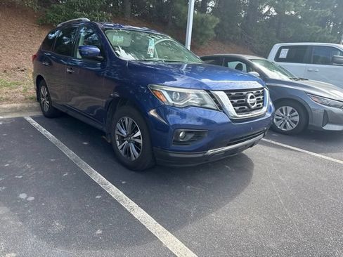 Used 2018 Nissan Pathfinder SV FWD image 1