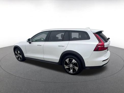Used 2025 Volvo V60 B5 Cross Country Plus AWD/4WD image 10