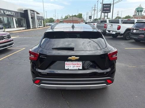 Used 2025 Chevrolet Trax LT w/ Driver Confidence Package FWD image 5