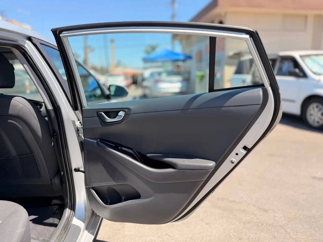 Used 2019 Hyundai Ioniq Electric FWD image 34
