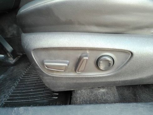 Used 2021 Toyota Highlander XLE image 17