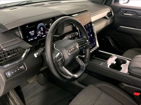 Used 2025 GMC Acadia Elevation AWD/4WD image 14