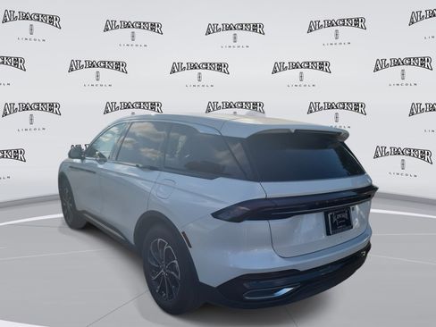 New 2026 Lincoln Nautilus Premier image 3