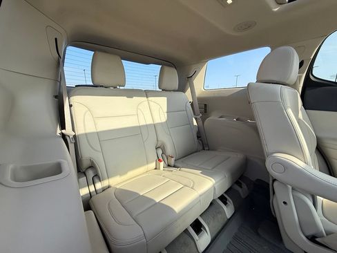 Used 2021 GMC Acadia Denali w/ Denali Technology Package FWD image 30
