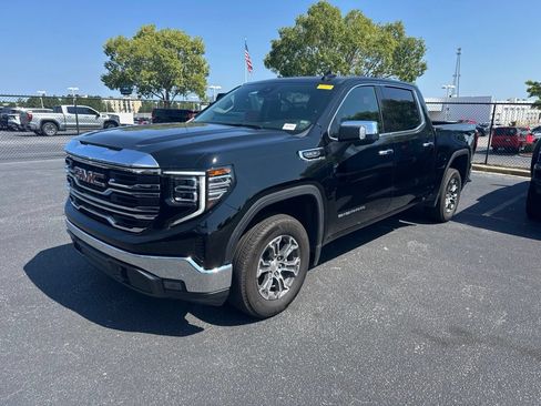 Used 2026 GMC Sierra 1500 SLT AWD/4WD image 3