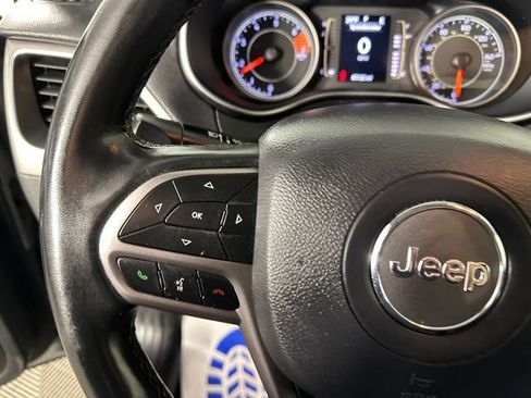 Certified 2019 Jeep Cherokee Latitude Plus w/ Cold Weather Group image 26