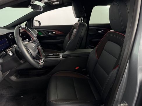 Used 2024 Chevrolet Equinox EV RS image 22