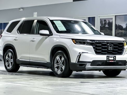 Used 2023 Honda Pilot EX-L image 6