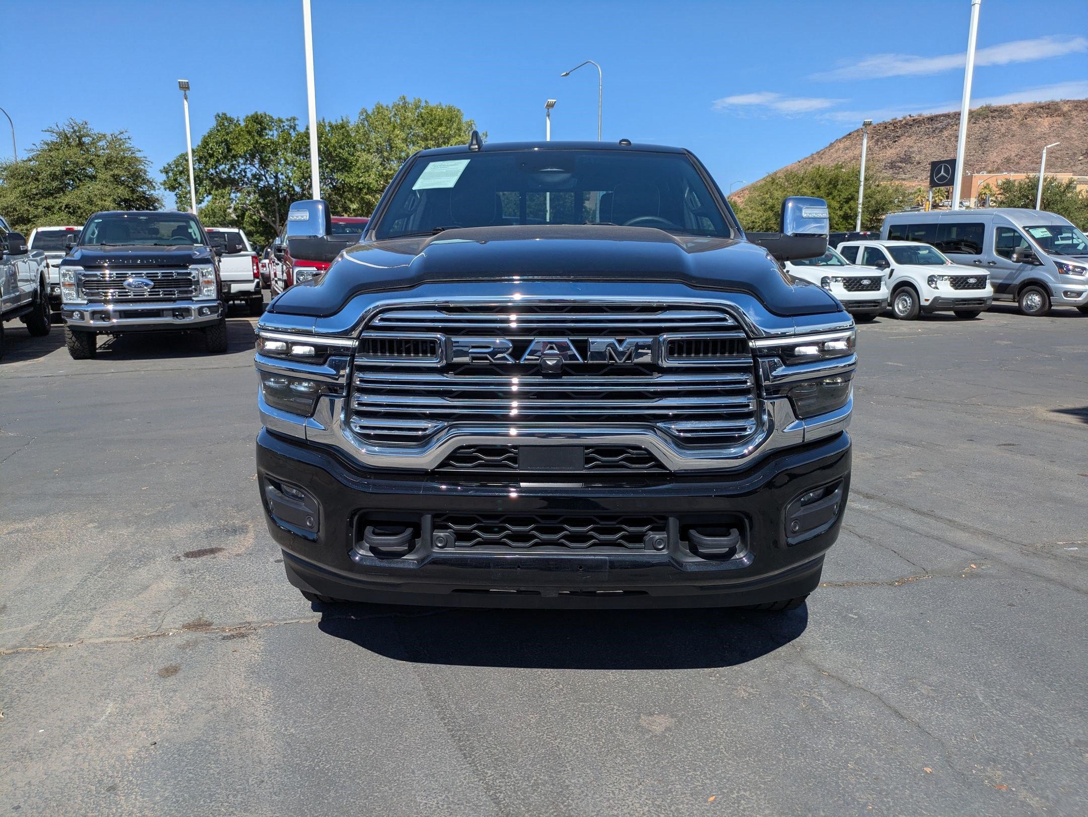 Used 2025 RAM 2500 Laramie AWD/4WD image 9