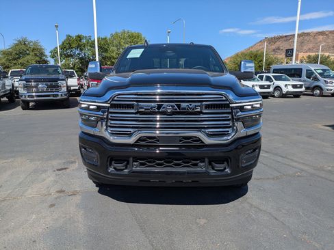 Used 2025 RAM 2500 Laramie AWD/4WD image 9