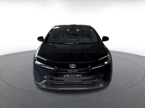 Used 2025 Toyota Prius LE image 18