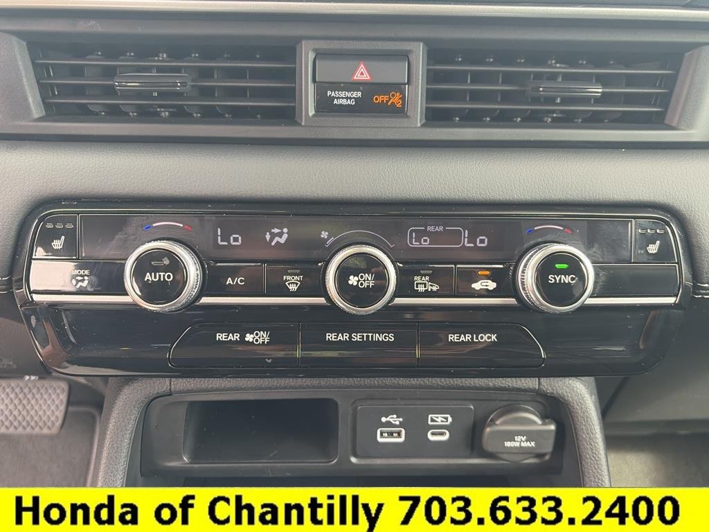 Certified 2025 Honda Pilot Touring image 14