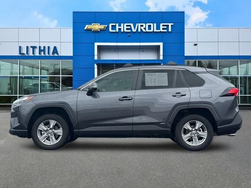 Used 2024 Toyota RAV4 XLE AWD/4WD image 5