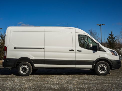 New 2026 Ford Transit 250 148 Medium Roof image 37