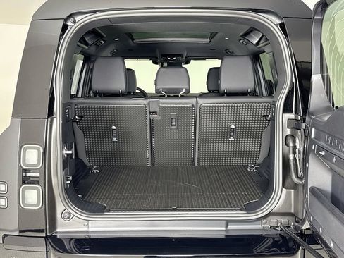 Used 2026 Land Rover Defender 110 X-Dynamic SE AWD/4WD image 25