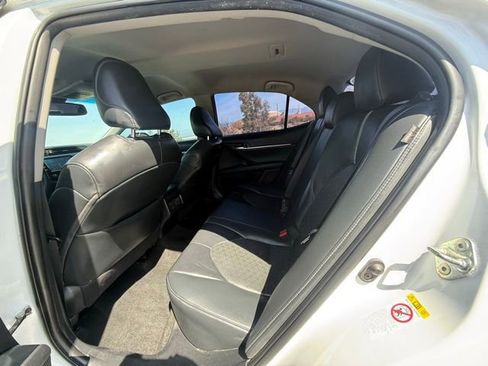 Used 2018 Toyota Camry XSE FWD image 12