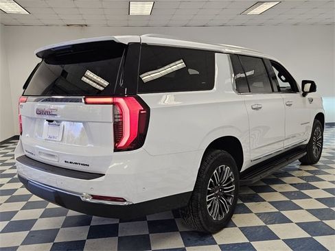 New 2025 GMC Yukon XL Elevation image 12