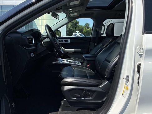 Used 2023 Ford Explorer XLT w/ Equipment Group 202A AWD/4WD image 23