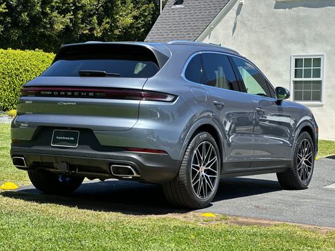 New 2026 Porsche Cayenne AWD/4WD image 8