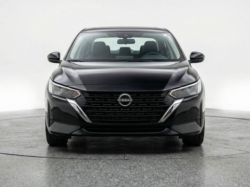 Used 2025 Nissan Sentra SV FWD image 2