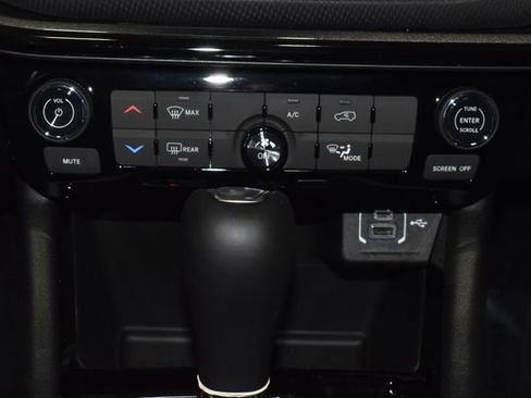 New 2026 Jeep Compass Latitude image 14