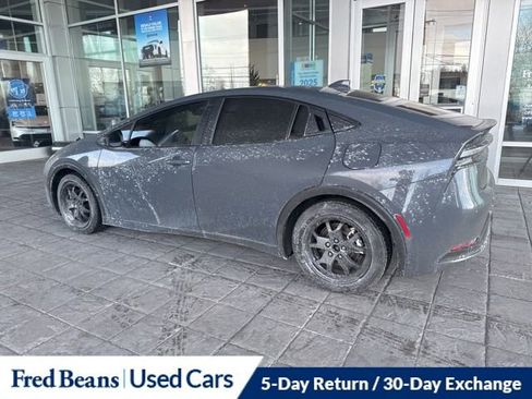 Used 2025 Toyota Prius Plug-In Hybrid image 11