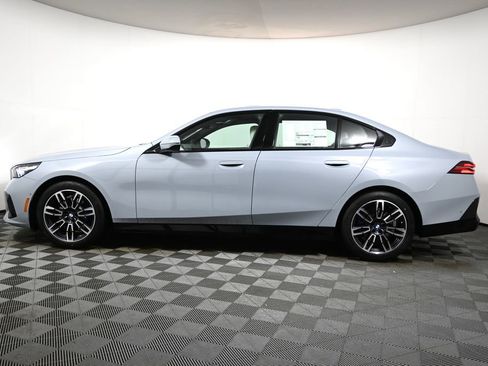 New 2026 BMW 530i xDrive w/ M Sport Package image 2