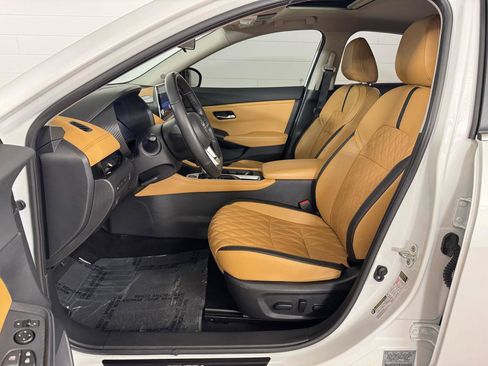 Used 2023 Nissan Sentra SV w/ SV Premium Package image 11