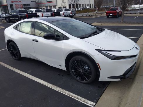 New 2026 Toyota Prius AWD image 2