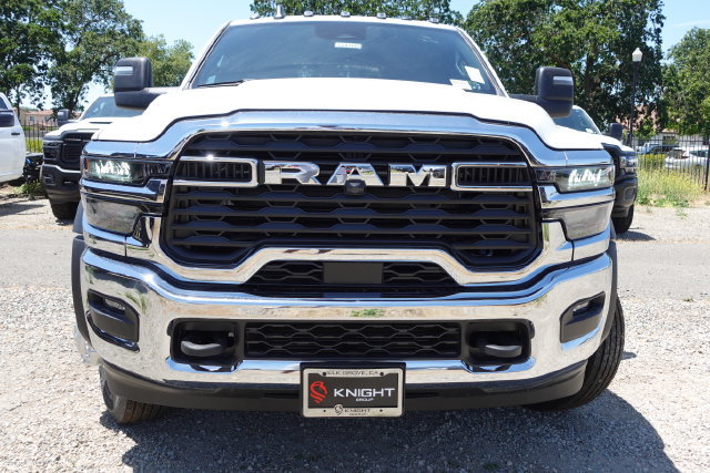 New 2025 RAM 5500 Tradesman w/ Chrome Appearance Group AWD/4WD image 3