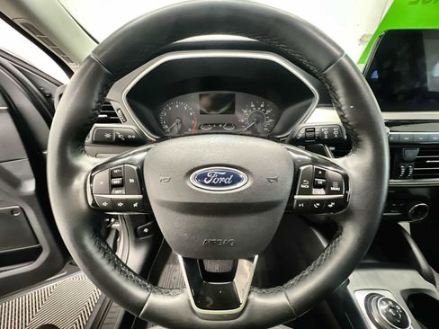 Used 2022 Ford Escape SE w/ Cold Weather Package image 11