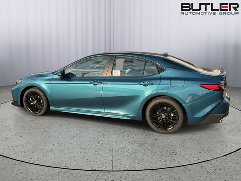 New 2026 Toyota Camry SE FWD image 3