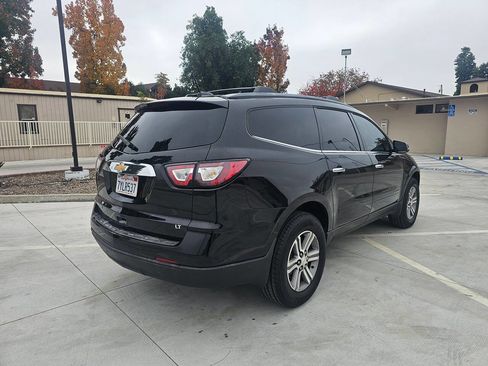 Used 2017 Chevrolet Traverse LT image 6