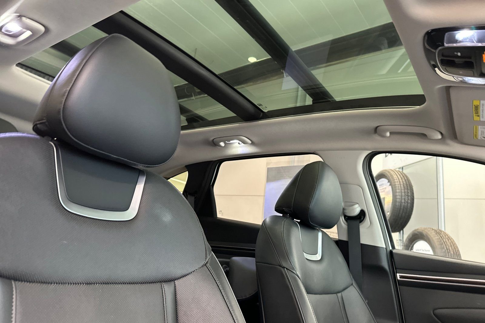 Used 2022 Hyundai Tucson Limited AWD/4WD image 19