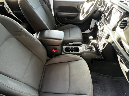 Used 2022 Jeep Wrangler Unlimited Sport w/ Sun And Sound Package image 45