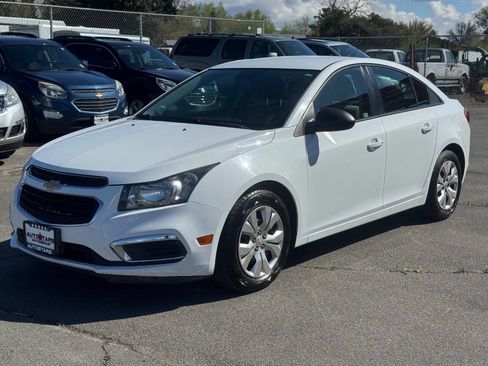 Used 2015 Chevrolet Cruze LS image 1