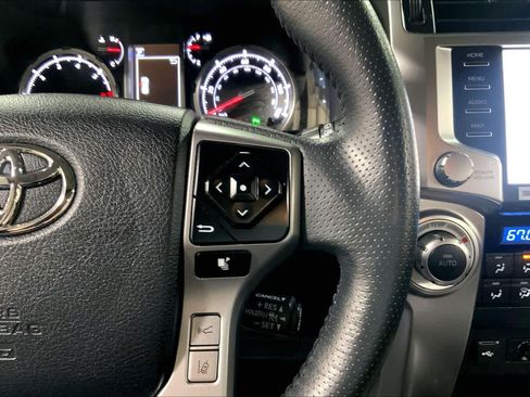 Used 2022 Toyota 4Runner Limited AWD/4WD image 25