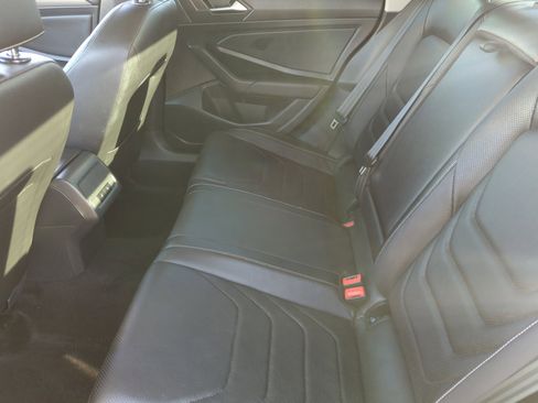 Certified 2021 Volkswagen Jetta SEL Premium image 17