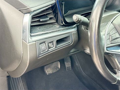 Used 2023 Cadillac XT5 Premium Luxury image 11