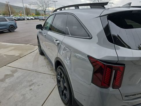 Used 2025 Kia Sorento SX Prestige AWD/4WD image 4