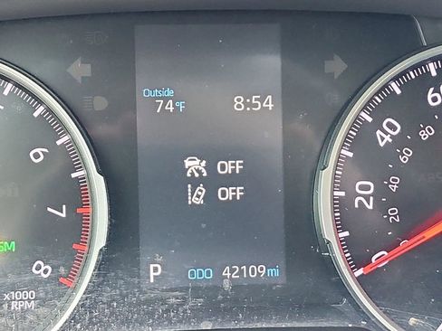 Used 2021 Toyota RAV4 XLE FWD image 30